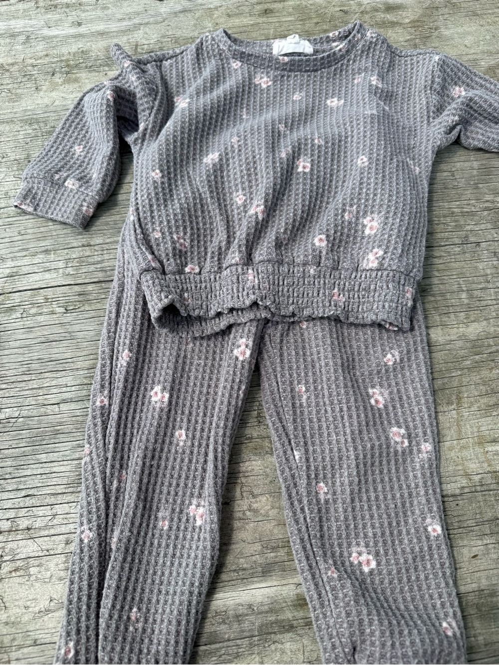 Jessica Simpson Gray Waffle-Knit Kids Pajama Set with Pink Floral